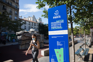 Un espace d’escale avec des rochers est proposé sur la promenade.