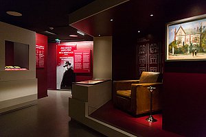 Une salle consacrée à Jean Moulin.