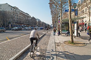 Avenue des Champs-Élysées après travaux