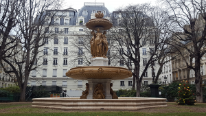 Suite de la restauration de la fontaine Louvois.